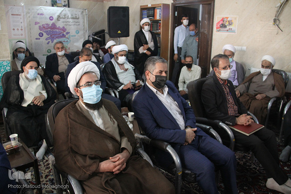 آیین تودیع و معارفه مدیر مرکز خدمات حوزه های علمیه استان سمنان