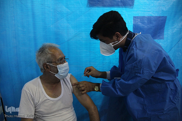 تزریق واکسن ایرانی کوو برکت در سمنان