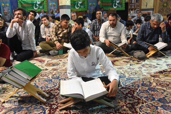 محفل انس با قرآن کریم با حضور قاری ممتاز بین المللی