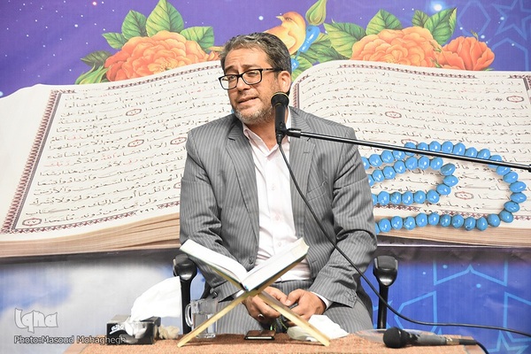 محفل انس با قرآن کریم با حضور قاری ممتاز بین المللی