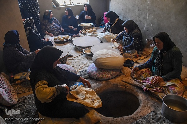 نذر نان در روستای لاسجرد سرخه