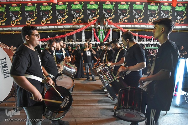 حرکت دستجات عزاداری در خیابان‌های شهر سمنان‎