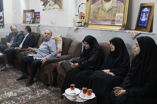 دیدار مسئولان جهاددانشگاهی سمنان با خانواده شهید نیک ذات‎