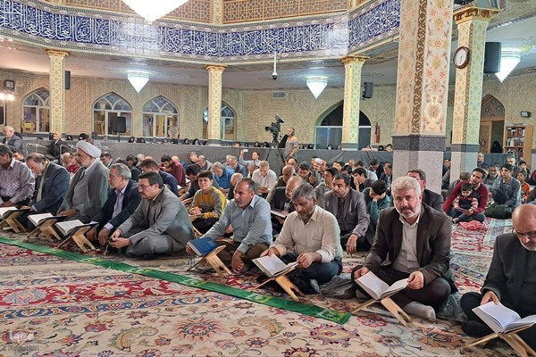 محفل انس با قرآن کریم شب گذشته در مهدیه اعظم سمنان برگزار شد