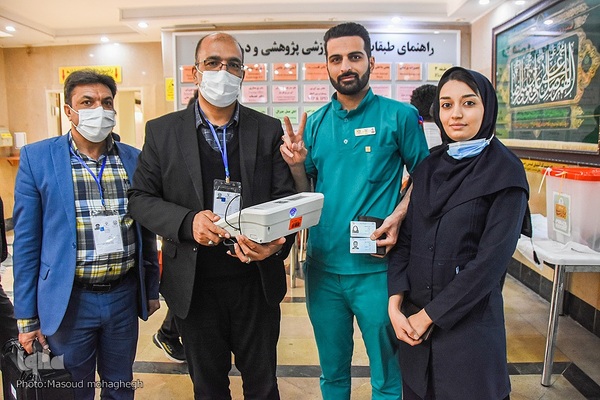 صندوق سیار انتخابات در بیمارستان کوثر سمنان