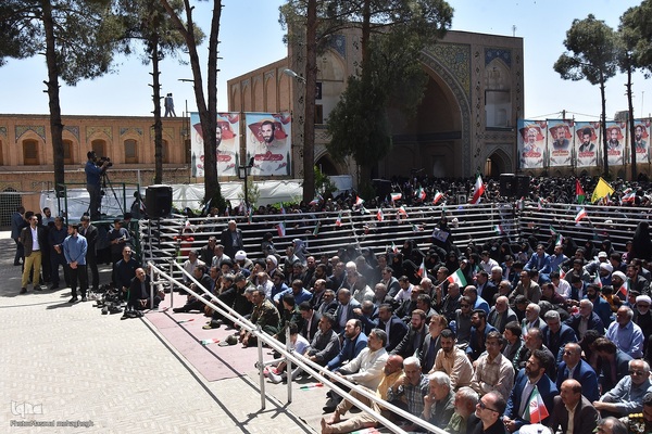 استقبال پرشور مردم سمنان از رئیس جمهور