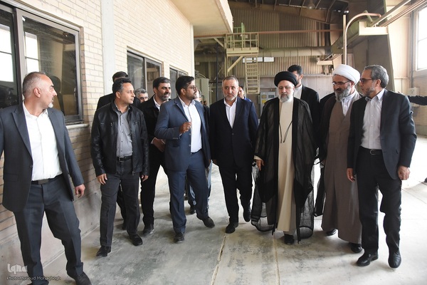 بازدید رئیس جمهور از واحدهای صنعتی احیاء شده در سمنان‎