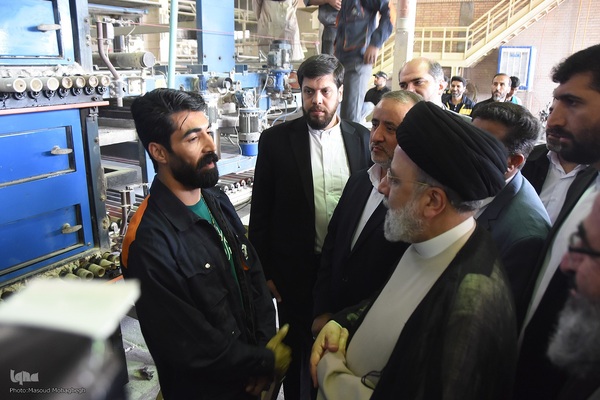 بازدید رئیس جمهور از واحدهای صنعتی احیاء شده در سمنان‎