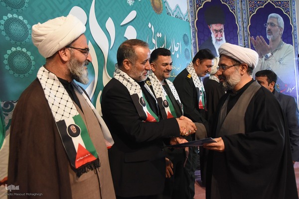 اجلاسیه نماز و تجلیل از فعالان نماز در دستگاه‌های اجرایی سمنان‎