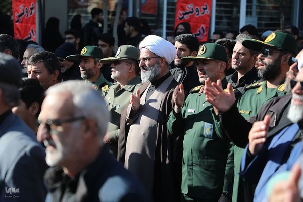 مراسم تشییع ۶ شهید گمنام در سمنان