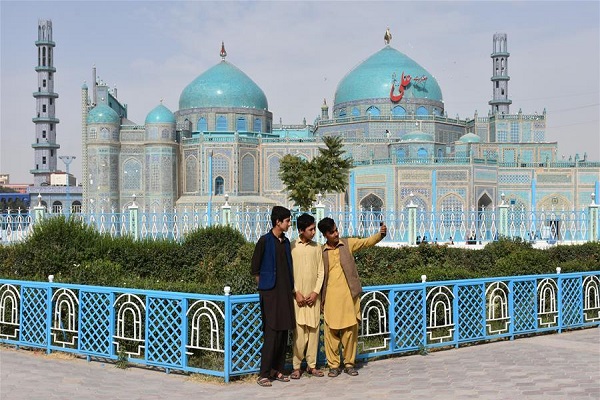Pembukaan Kembali Masjid Biru Mazar-i Sharif Pasca Lima Bulan