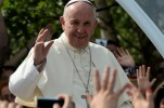 Papa: "Estremismi violenti manipolano religione per oscuri disegni di morte"