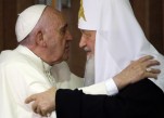 Storico abbraccio del Papa con patriarca russo Kirill a Cuba