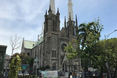 Masjid dan Katedral Jakarta; Contoh teladan kewujudan bersama agama + Gambar