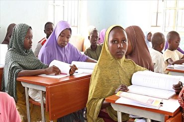 Нигерийским школьницам разрешили носить хиджаб