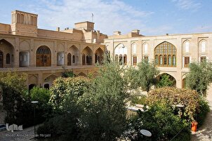 Chuo Kikuu cha Kiislamu (Hauza) Cha Khan mjini Yazd, Iran