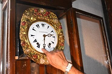 Afyonkarahisar'da Ulu Camii'ndeki 140 yıllık kurmalı saat zamana tanıklık ediyor