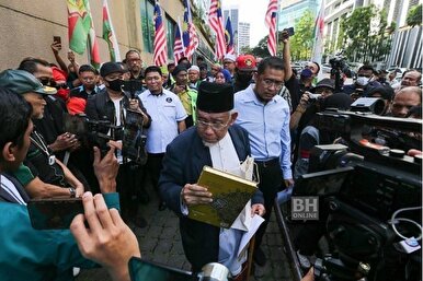 马来西亚穆斯林向瑞典大使捐赠《古兰经》译本